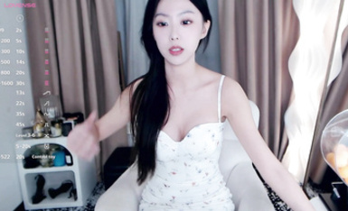 stripchat高顏值主播【Cecilia0903】氣質女神直播日常 (51)